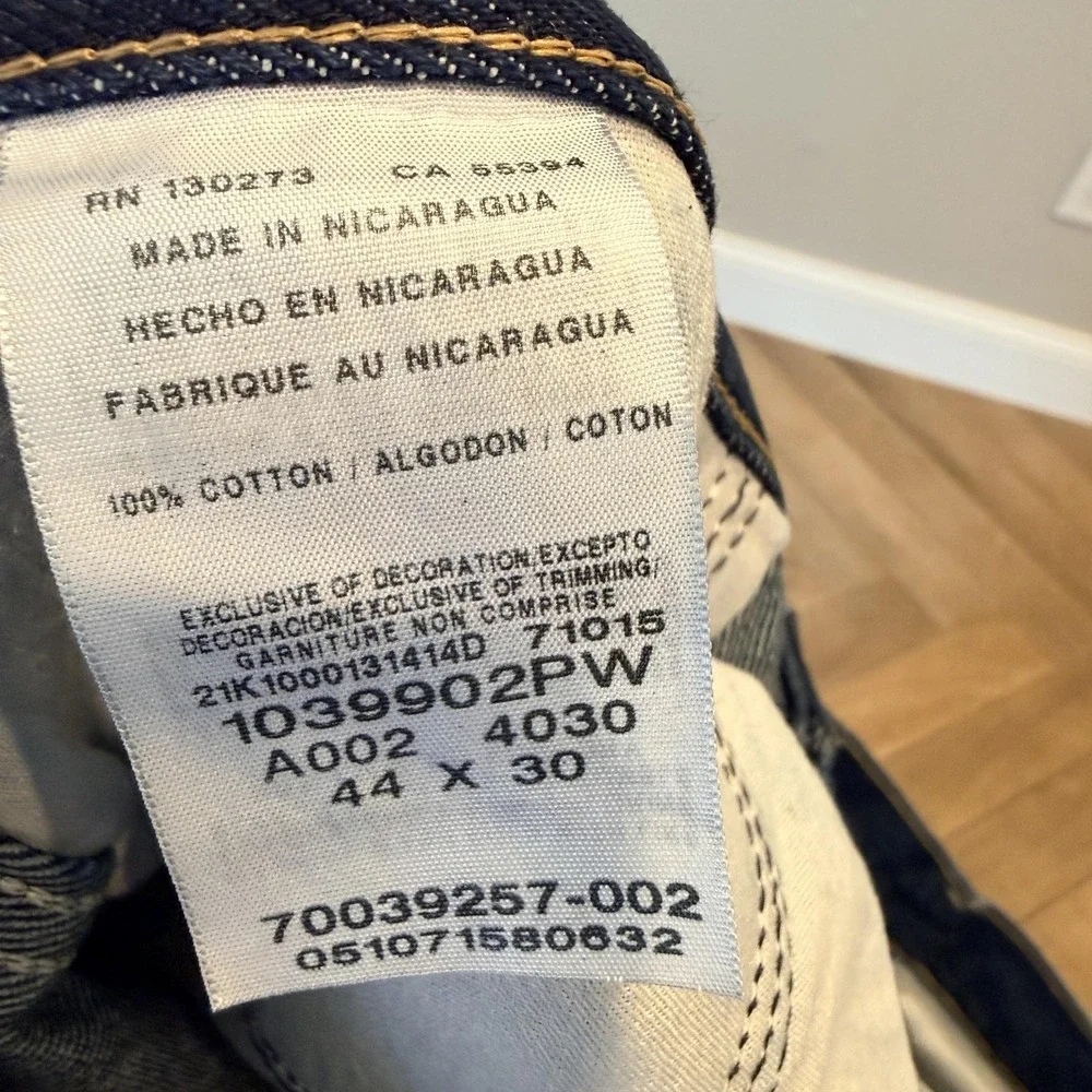 Wrangler Rugged Wear Jeans Mens 44x30 Blue Denim Straight Leg Dark Wash Classic